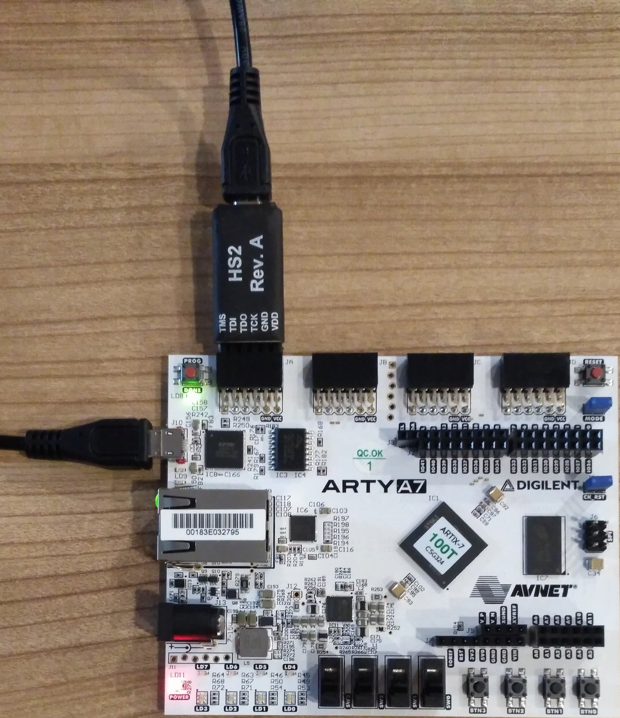 Рисунок 2. Подключение JTAG адаптера к отладочной плате Arty A7-100T